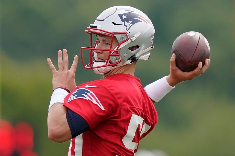 Brian Hoyer preparing to lead Patriots if QB Mac Jones can't play