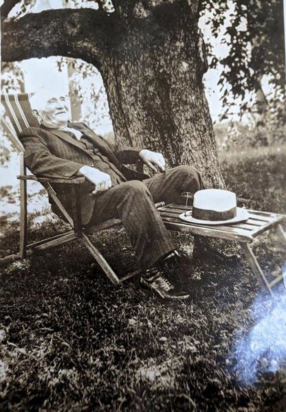 Woman finds, researches, returns old West Newbury photos to Maryland family - Vimarsana News