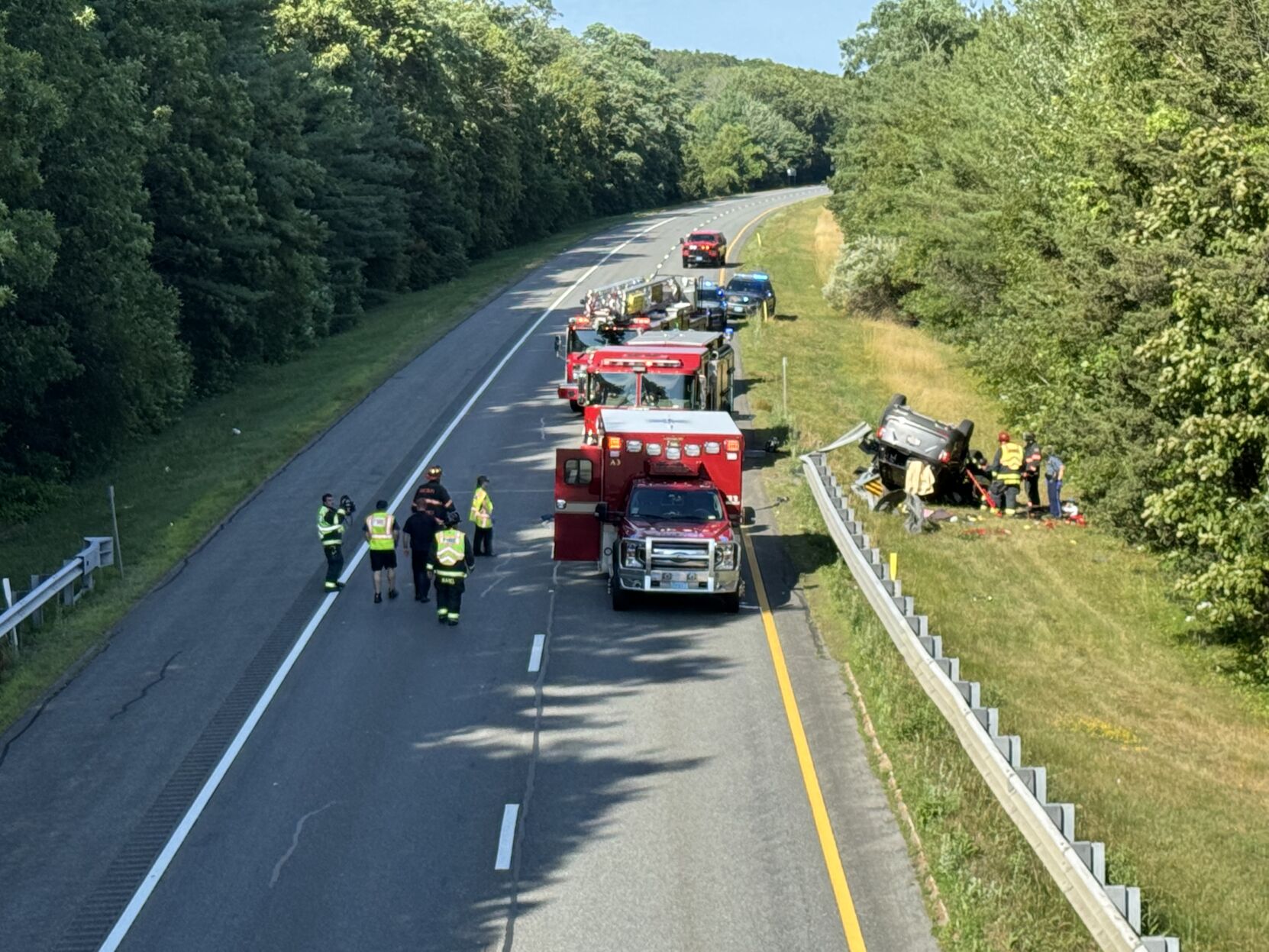 Serious car crash closes I-495 in Amesbury | Photos | newburyportnews.com