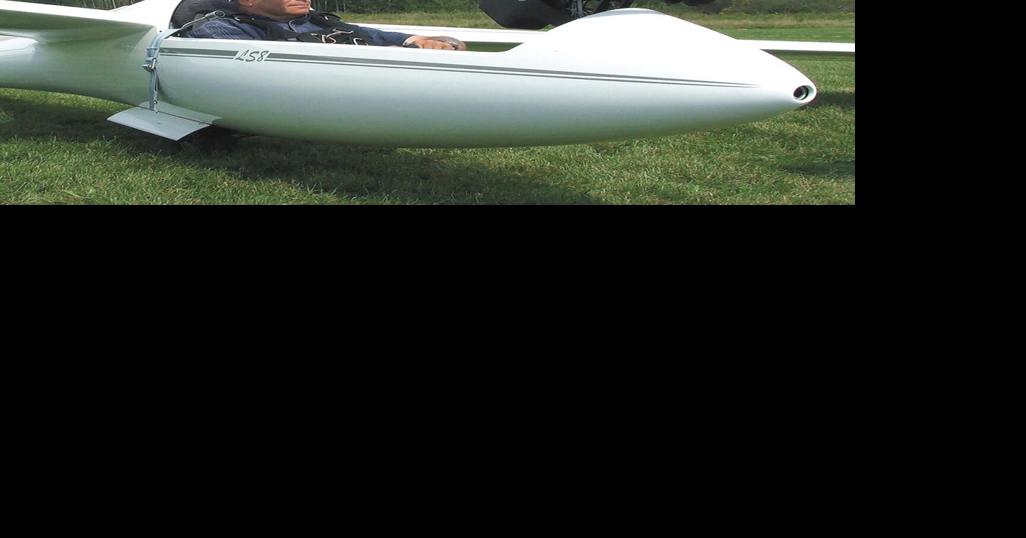 Soaring through the skies: New Hamburg pilot competes at U.S. Nationals ...
