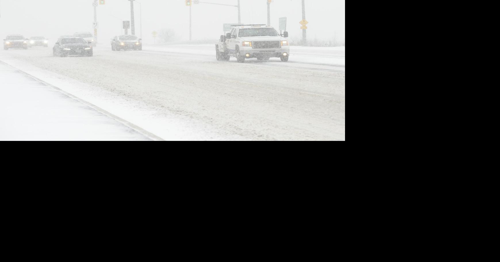 Buses cancelled, schools open after heavy snowfall in Waterloo Region