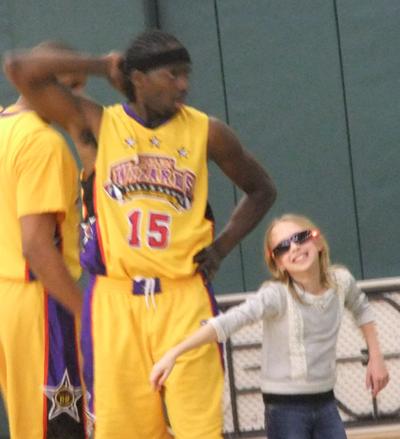Harlem Wizards Take On Tewksbury All Stars Raise Money For Pta