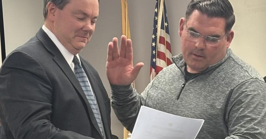 New, returning members sworn in to Hanover Park board