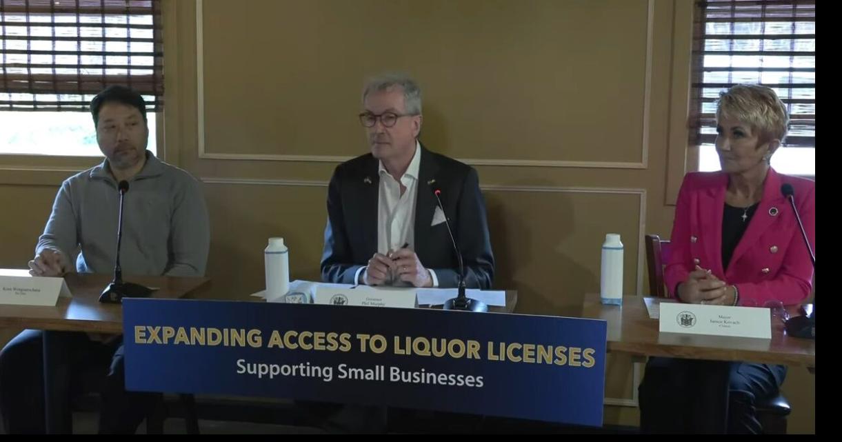 (VIDEO) Clinton hosts Gov. Murphy liquor license reform roundtable