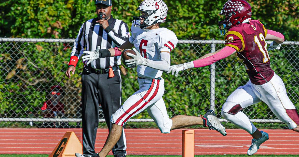 Bernards football ends regular season with 34-27 victory over Summit