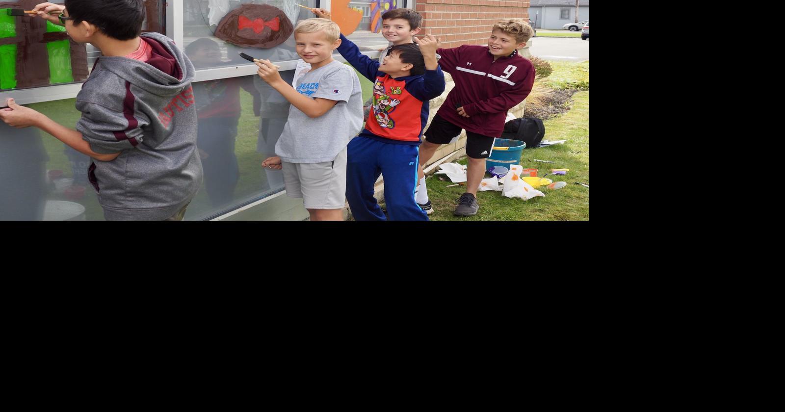 Morris Plains Borough School students dress up store windows for