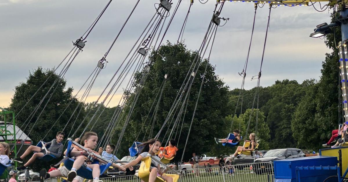 HAPPENINGS IN THE HILLS: What rain? Chester Firemans Carnival is - again - a real 'blast'