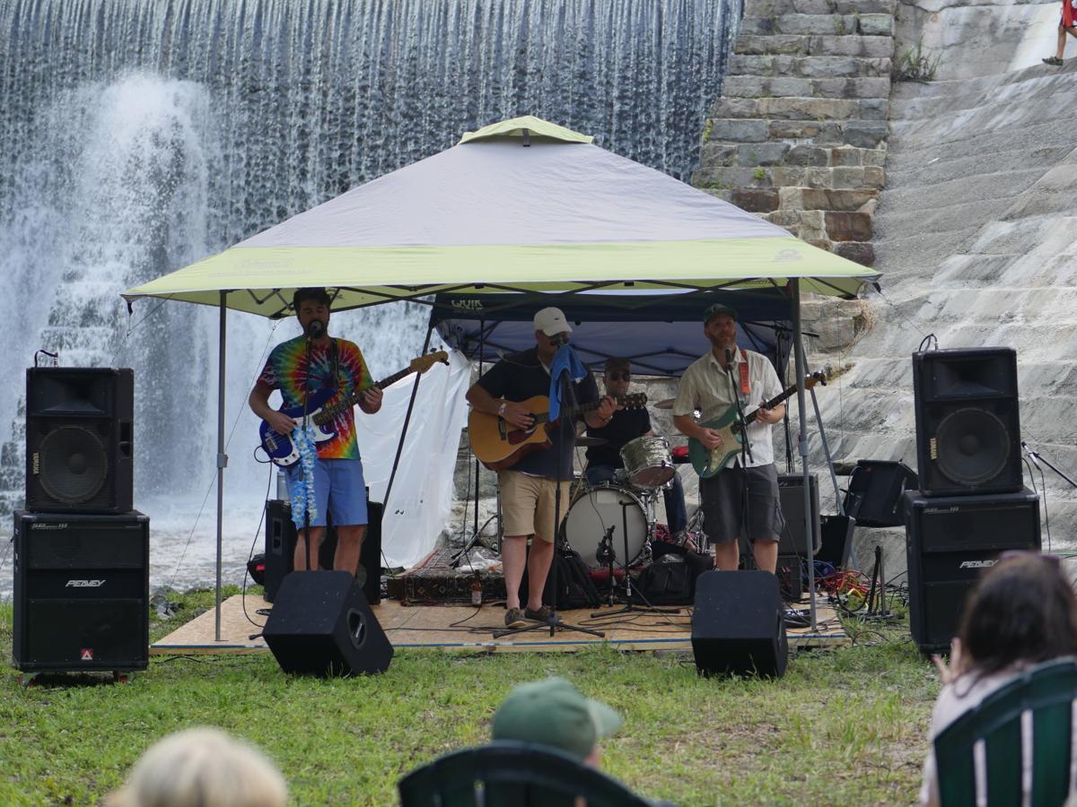 (VIDEO) Hundreds gather at Lake Solitude in High Bridge for 'Jam at the