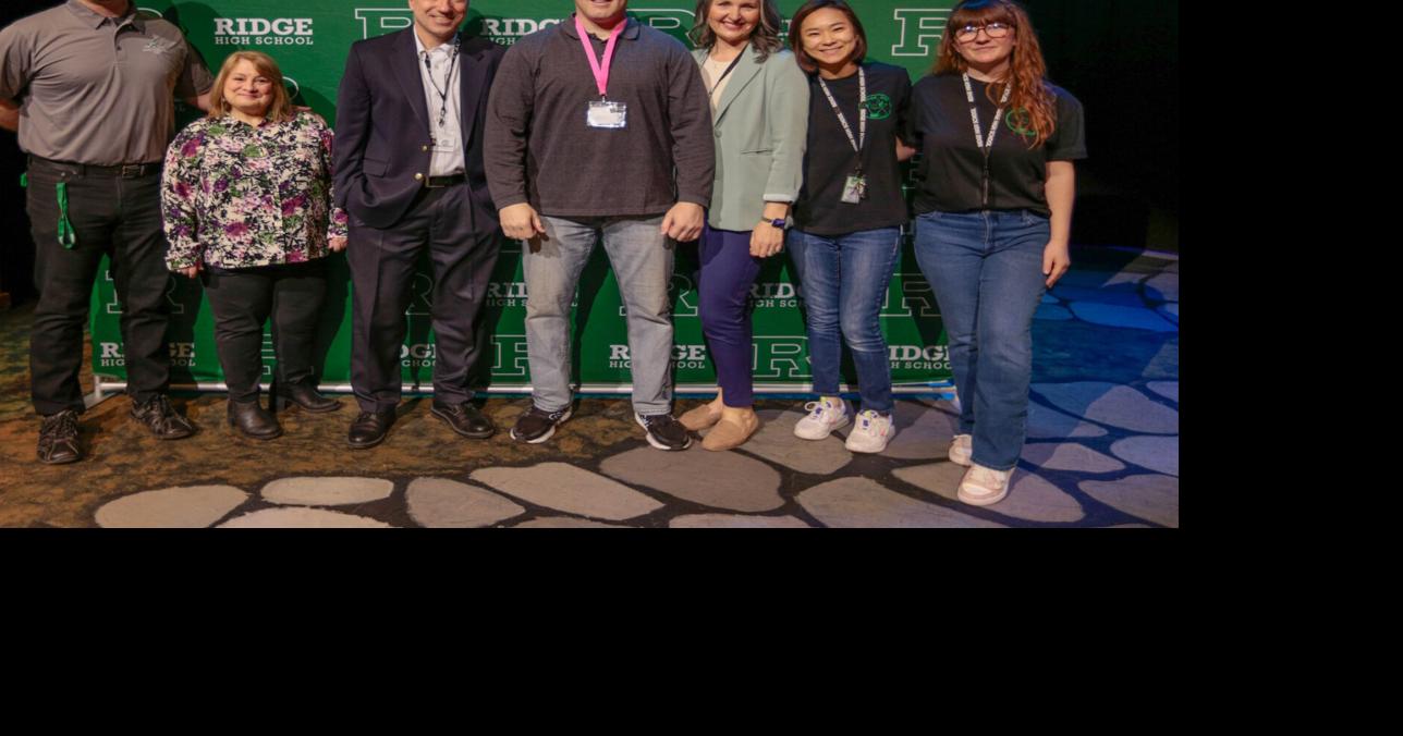 Special American Sign Language program draws hundreds to Ridge High ...