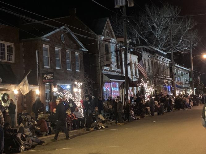 Unionville Christmas Parade 2022 Clinton Christmas Parade 2021 | Hunterdon Review News | Newjerseyhills.com