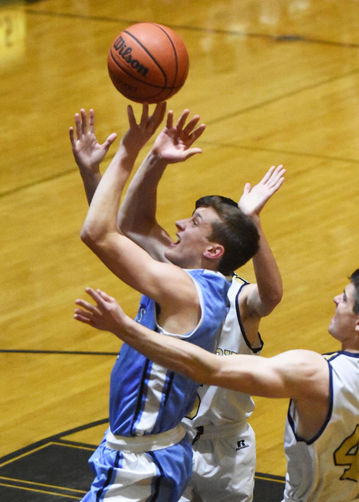 West Morris Central Boys Basketball Knocks Off Roxbury Observer Tribune Sports Newjerseyhills Com