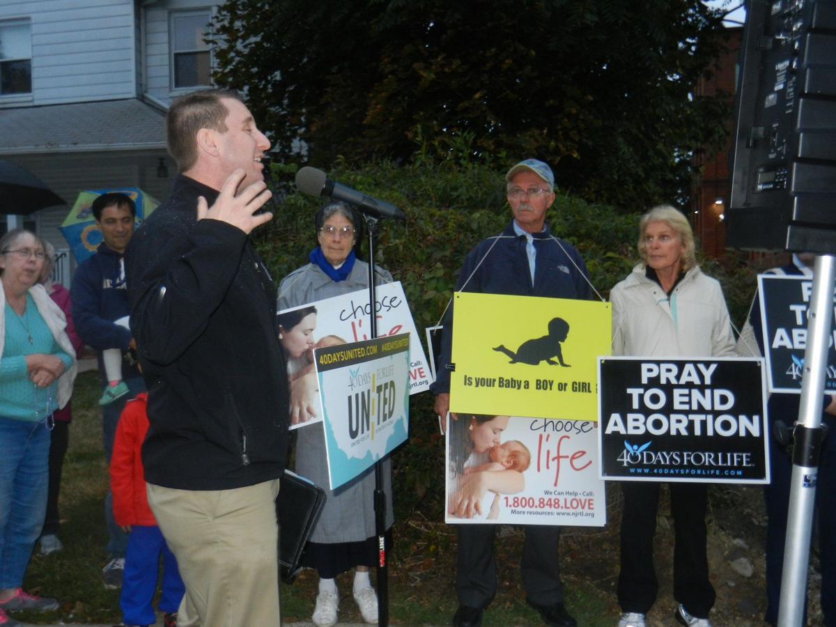 Pro-life protesters campaign outside Morristown Planned Parenthood | Morris NewsBee ...