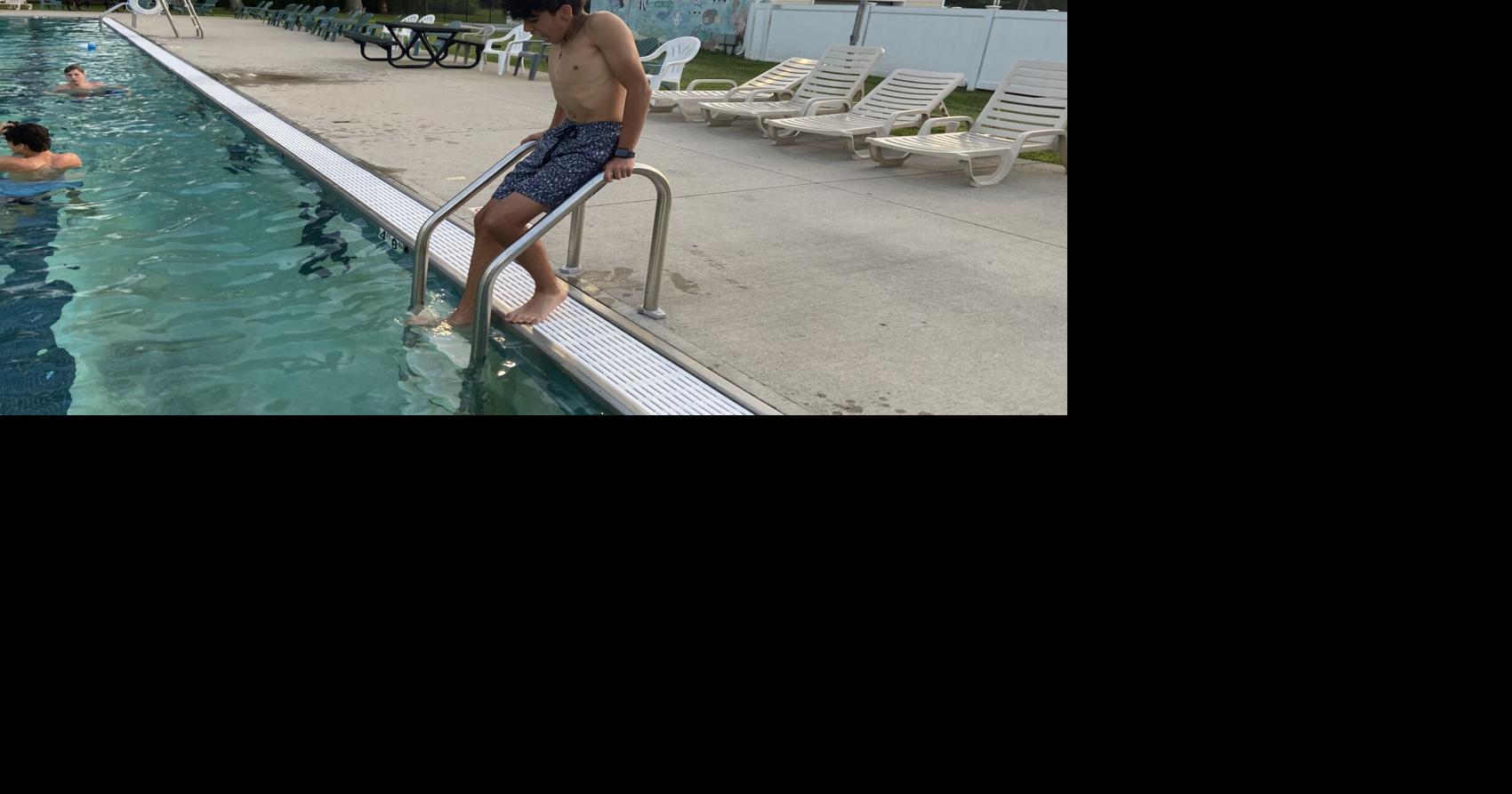 Florham Park Municipal Pool hosts season s final Teen Night as season