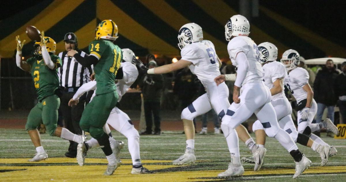 In Nail Biter Rams Rout Montgomery 42 28 Clinch First Playoff