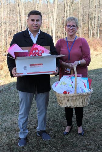 Craig Riegel Warren students send Valentine's Day messages to veterans | News ...
