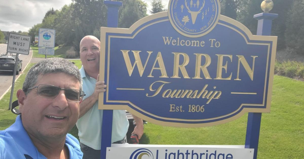Detroit Warren Sign Warren Lions Club members repair and rehang 'Welcome to Warren' sign ...