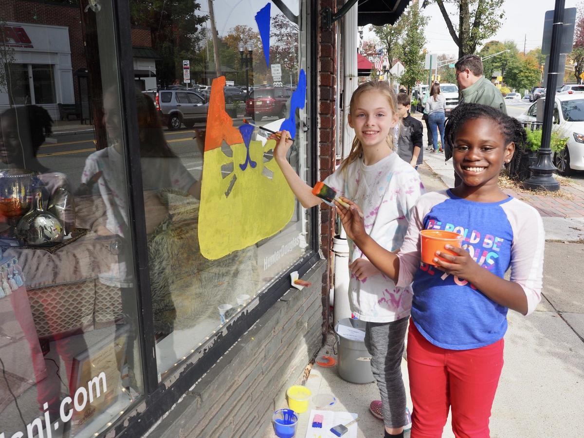 Morris Plains Borough School students dress up store windows for