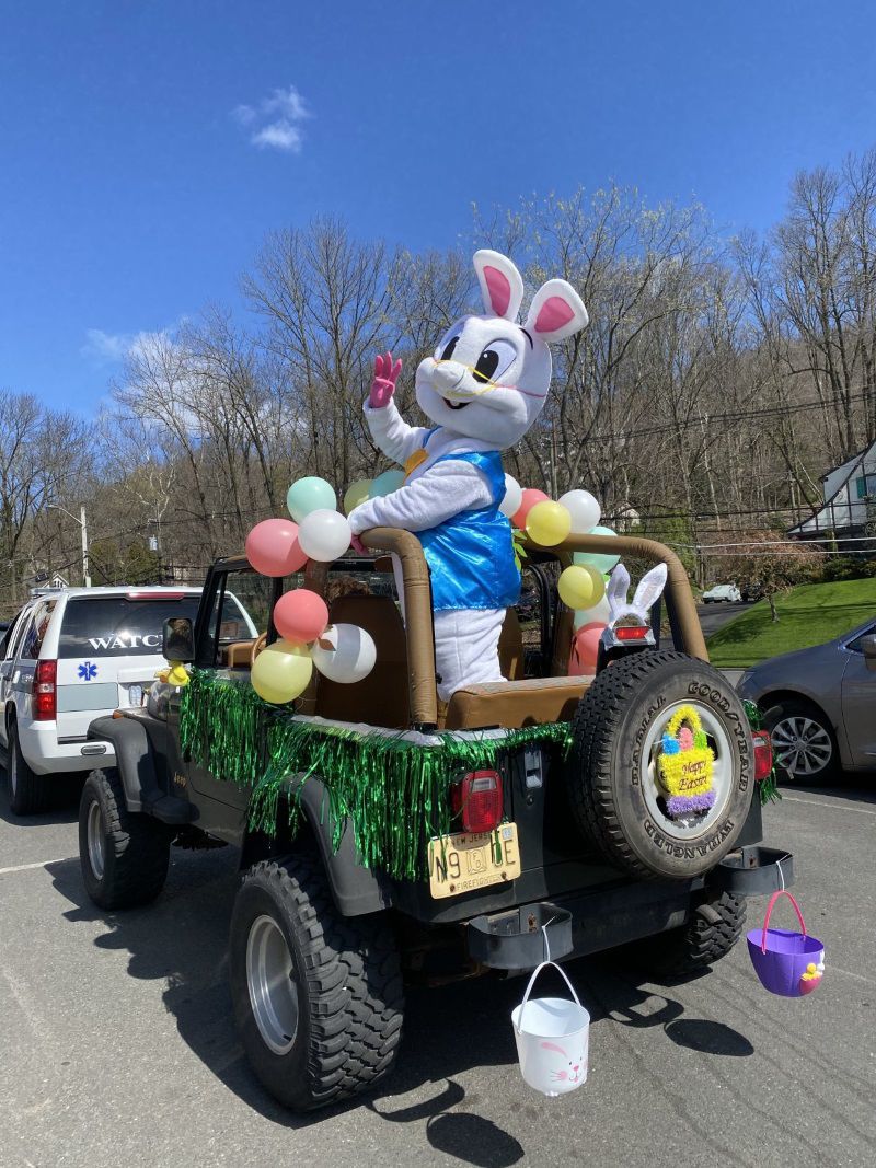 Easter Bunny visits residents Hanover Eagle Gallery