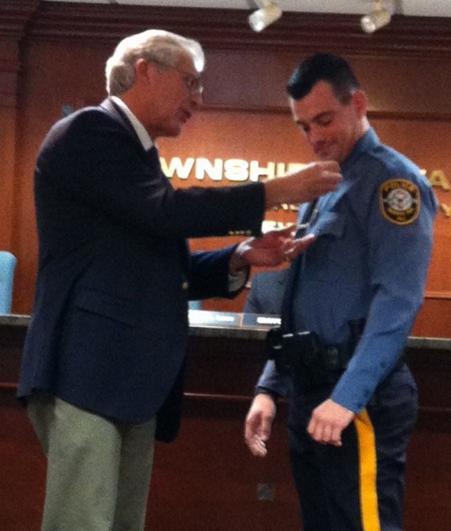 Two Officers Sworn Into Warren Police Department | Echoes Sentinel News ...