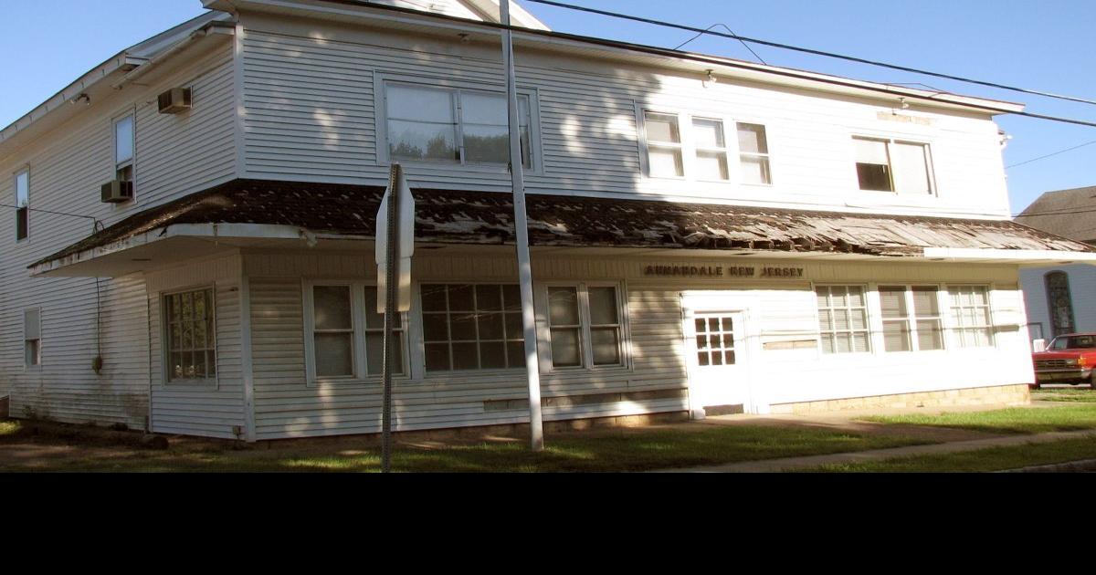 Clinton Township introduces ordinance amending Annandale municipal building redevelopment