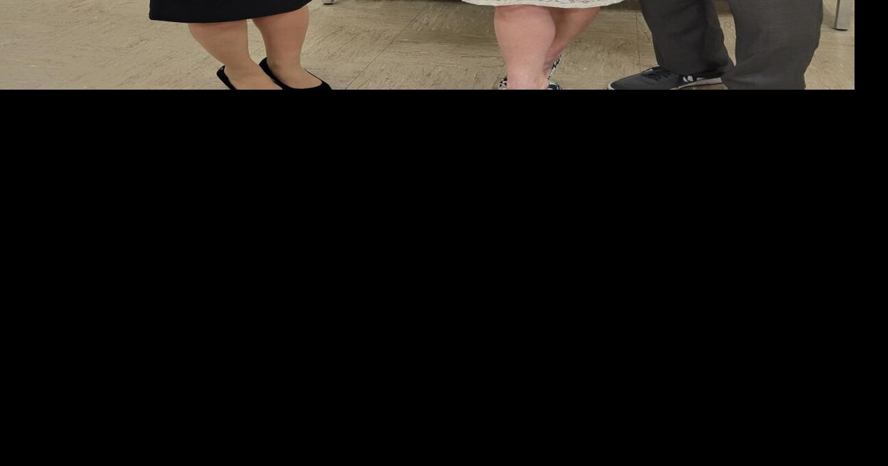 Heather HolzwarthSzwarc, Christopher Szwarc, wed by Lebanon Township Mayor Beverly Koehler