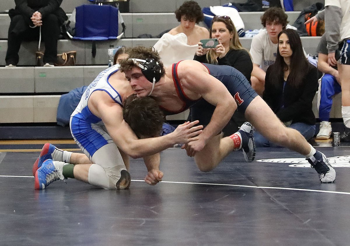 Mendhams Schlegel wins district wrestling gold Observer-Tribune Sports newjerseyhills