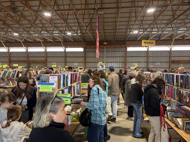 Thousands flock to Hunterdon Library book sale | News | newjerseyhills.com