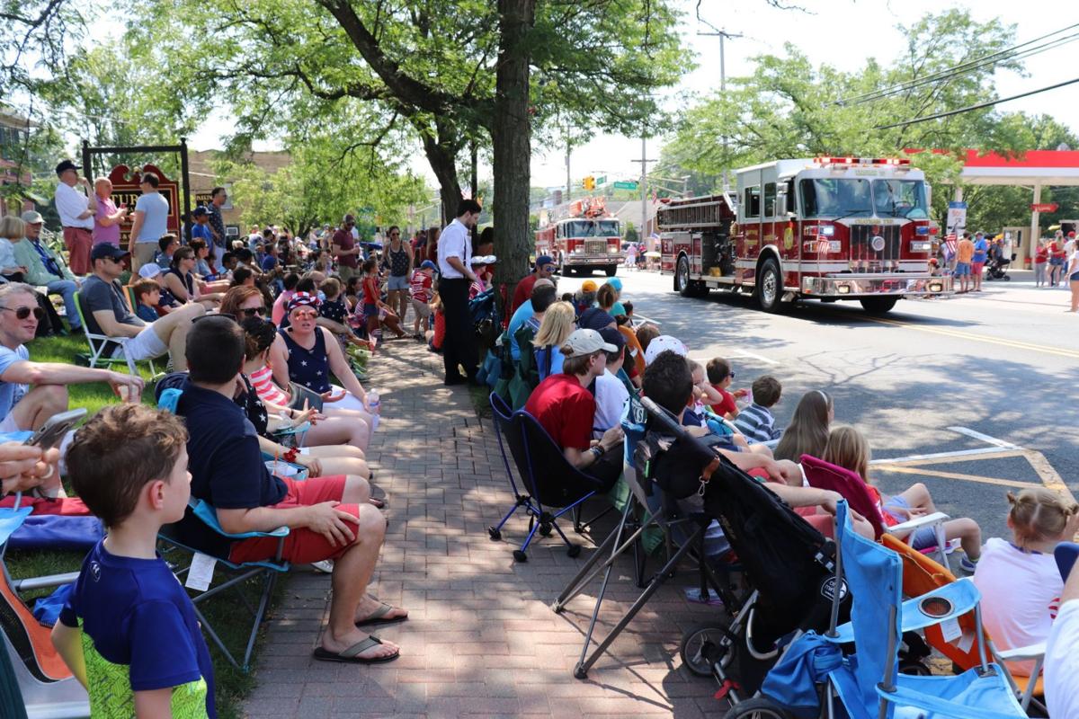 (VIDEOS) Hundreds gather for one 'hot' Fourth of July in Chatham