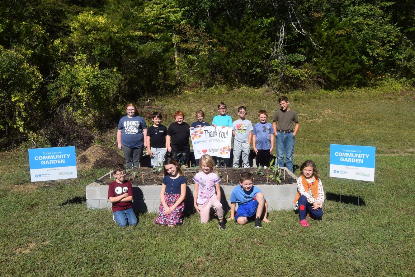 Del Rio School's afterschool program gardeners