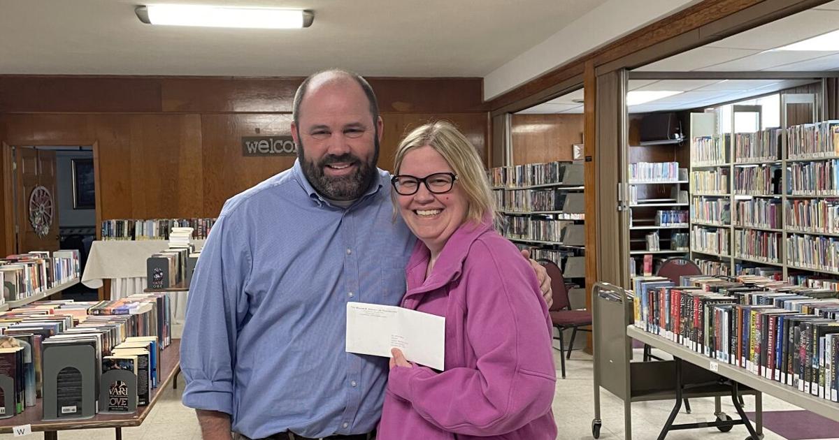 Stopsley Library Foundation donates $10K to Stokely Library | News | newportplaintalk.com