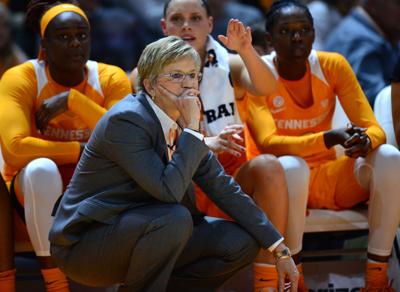 Report Lady Vols Coach Holly Warlick Signs Contract Extension Sports Newportplaintalk Com