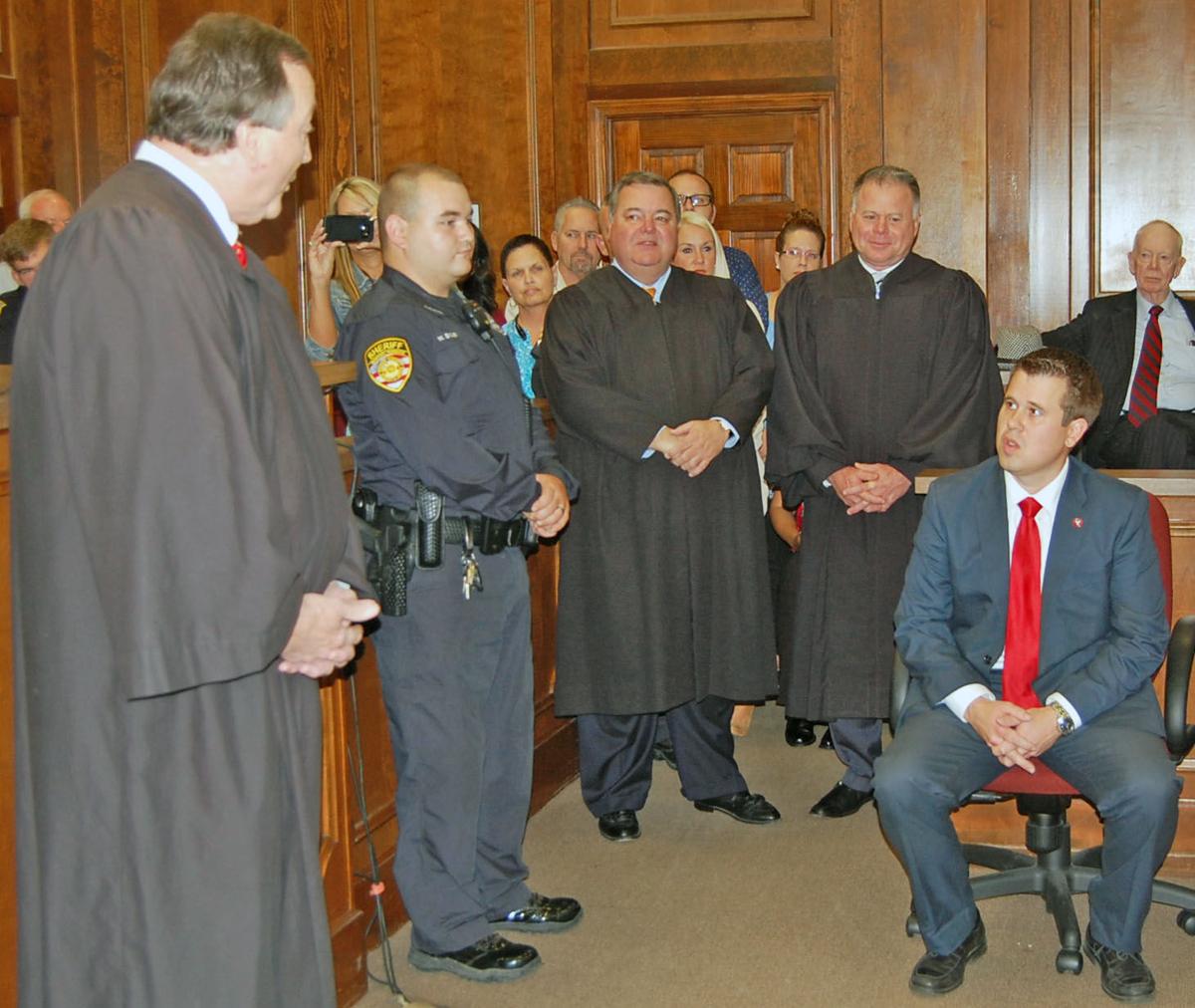 Carter Moore sworn in as Circuit Court Judge | News | newportplaintalk.com