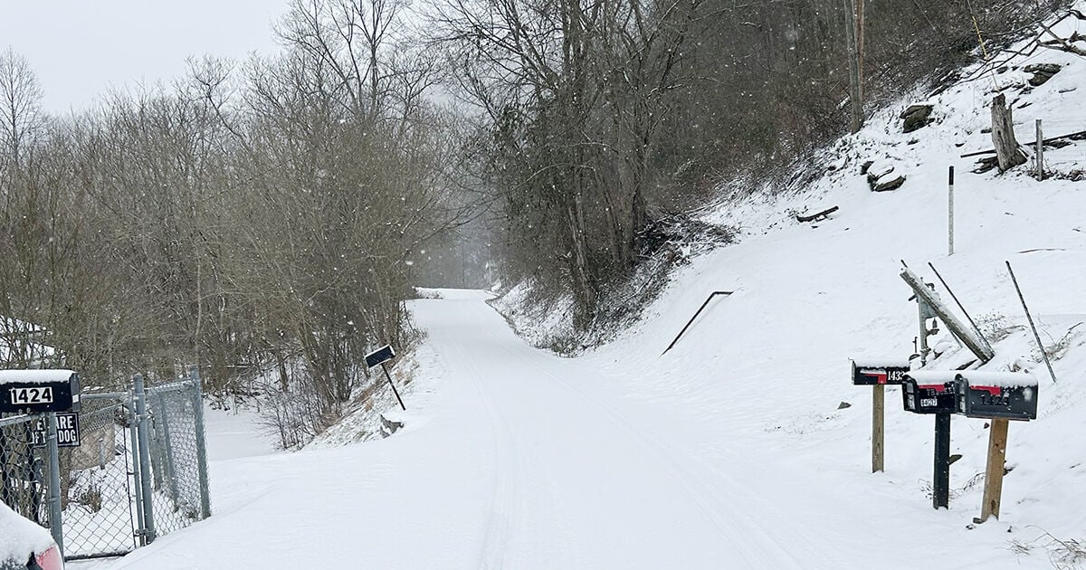 Winter storm causes travel woes, power outages