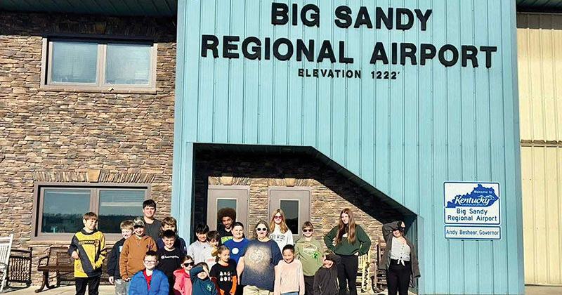 The Village: Big Sandy Homeschool Coop of Kentucky visits airport
