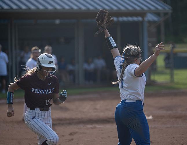 Taylor Ritz Lady Cats stack runs, win district title | Sports | news-expressky.com