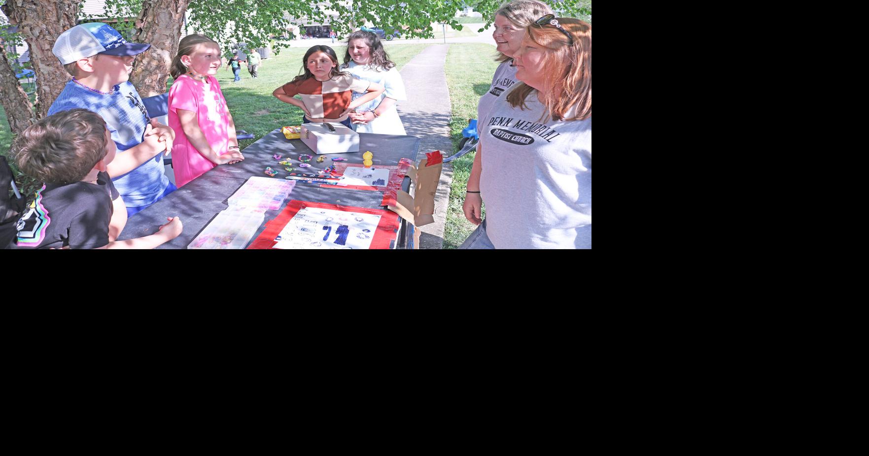 Students raise money for ‘5 and 2’ with bracelet sales