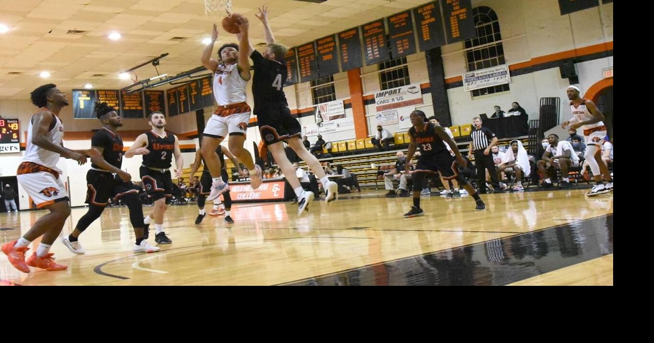 College basketball: GC men win fifth straight; women's comeback stymied ...