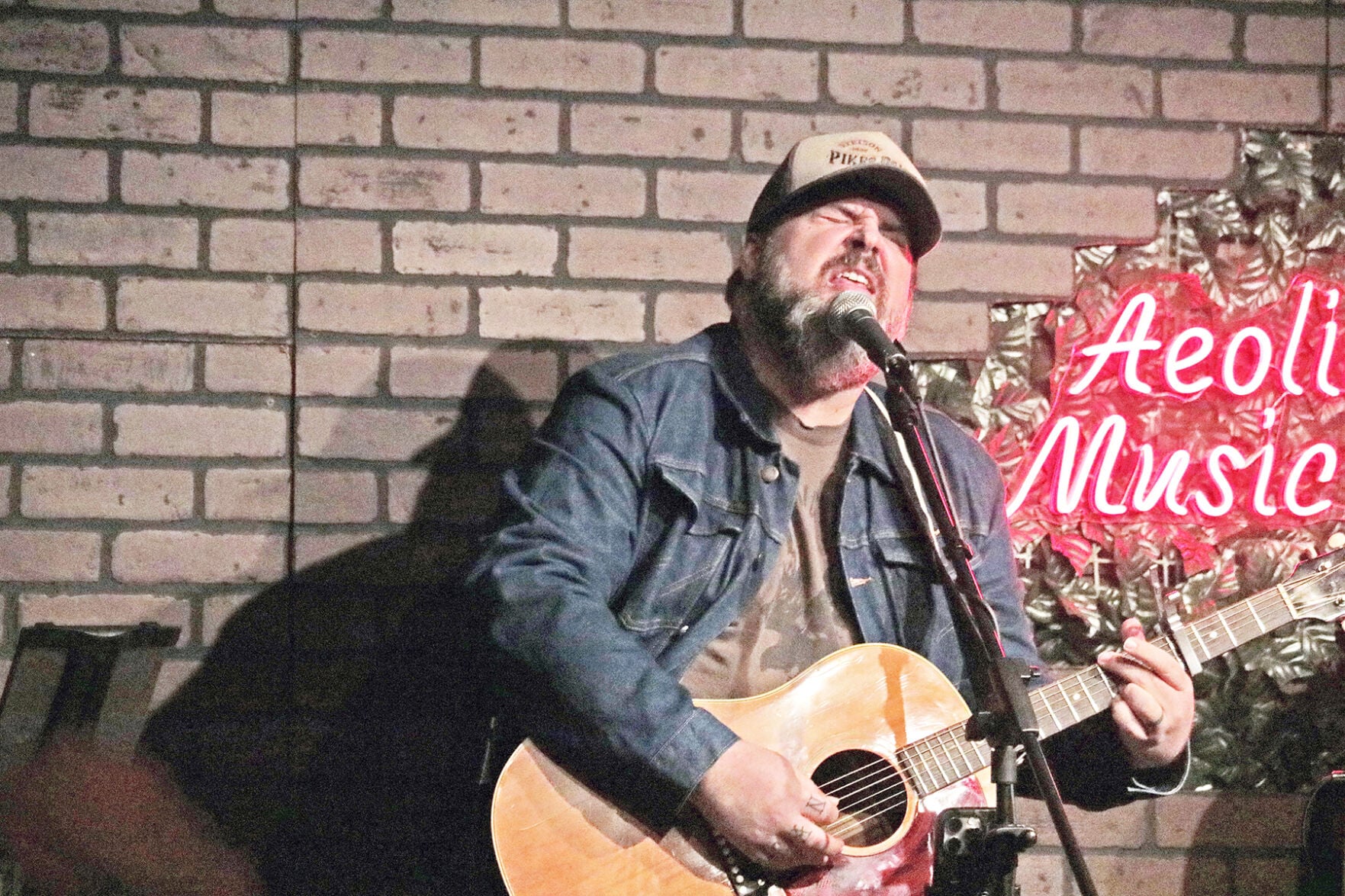 Strumming on the Heartstrings | Arts & Entertainment | news-graphic.com