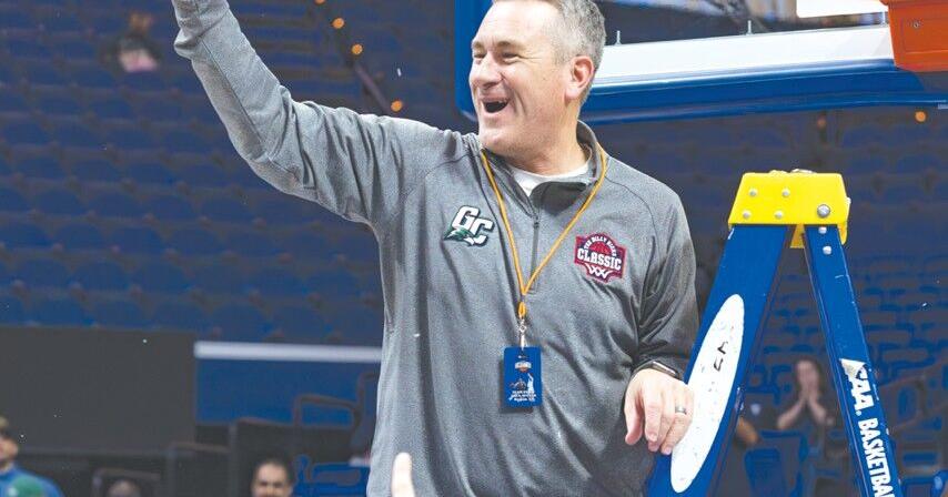 Boys' basketball: Page named NFHS coach of the year for Kentucky