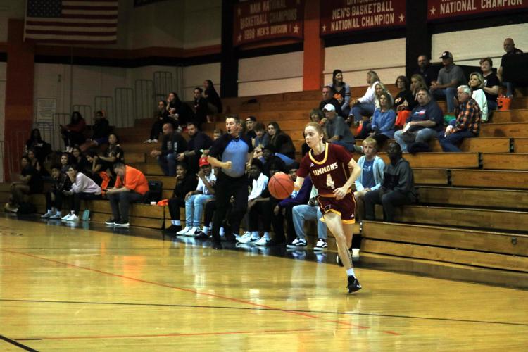 PHOTOS Tigers beat Simmons, Defoor has 14 in loss Sports