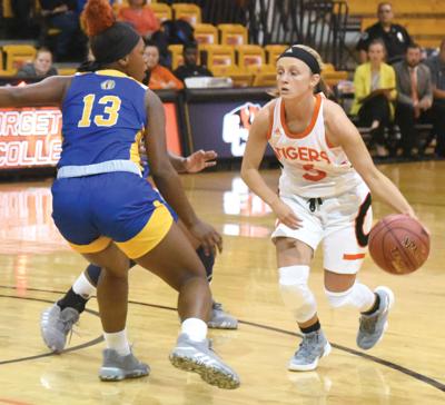 Women S Basketball Gc Swept In Alabama Sports News Graphic Com