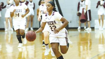 Women S Basketball Georgetown Staff Adds Graham Sports News