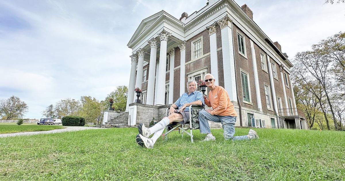 Travelers connect with local history