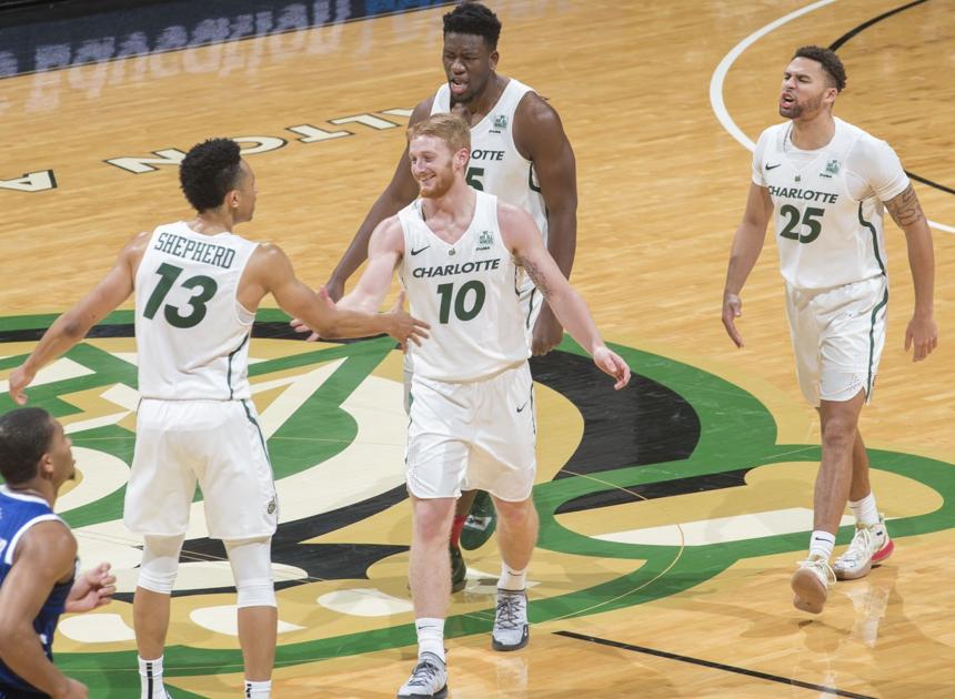 College Basketball Cooper Robb Announces He Will Leave Charlotte