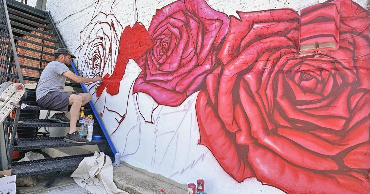 Chappell begins new mural downtown