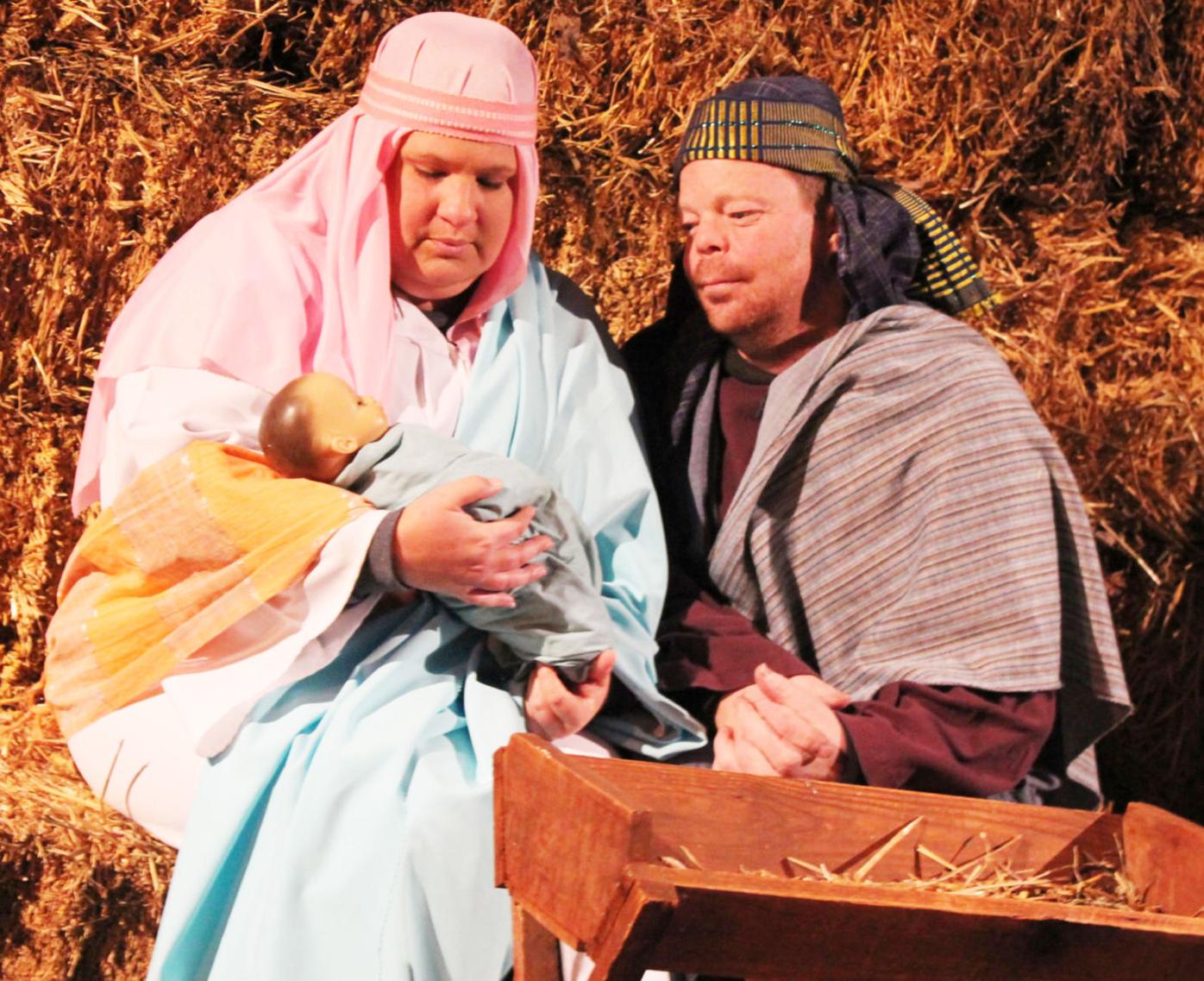 Loudon Cumberland stages nativity