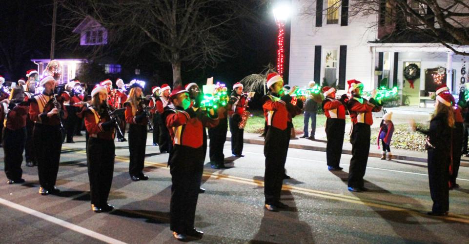 Mulberry Street Christmas Parade 2022 Parade Lights Up Mulberry Street | News | News-Herald.net