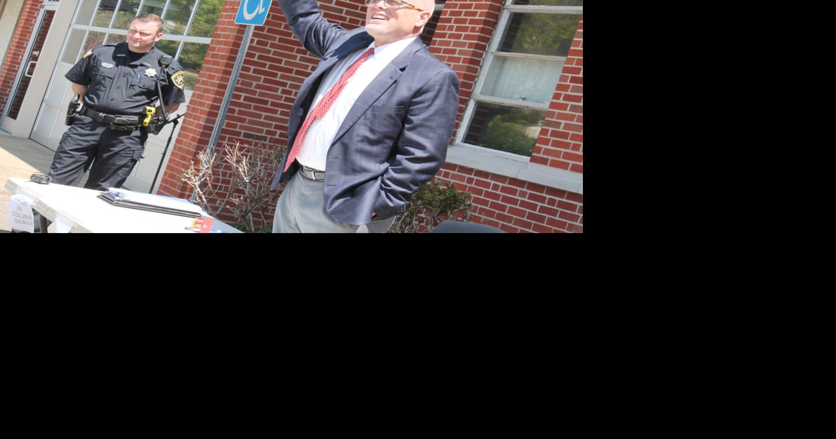 Judge holds outdoor court | News | news-herald.net