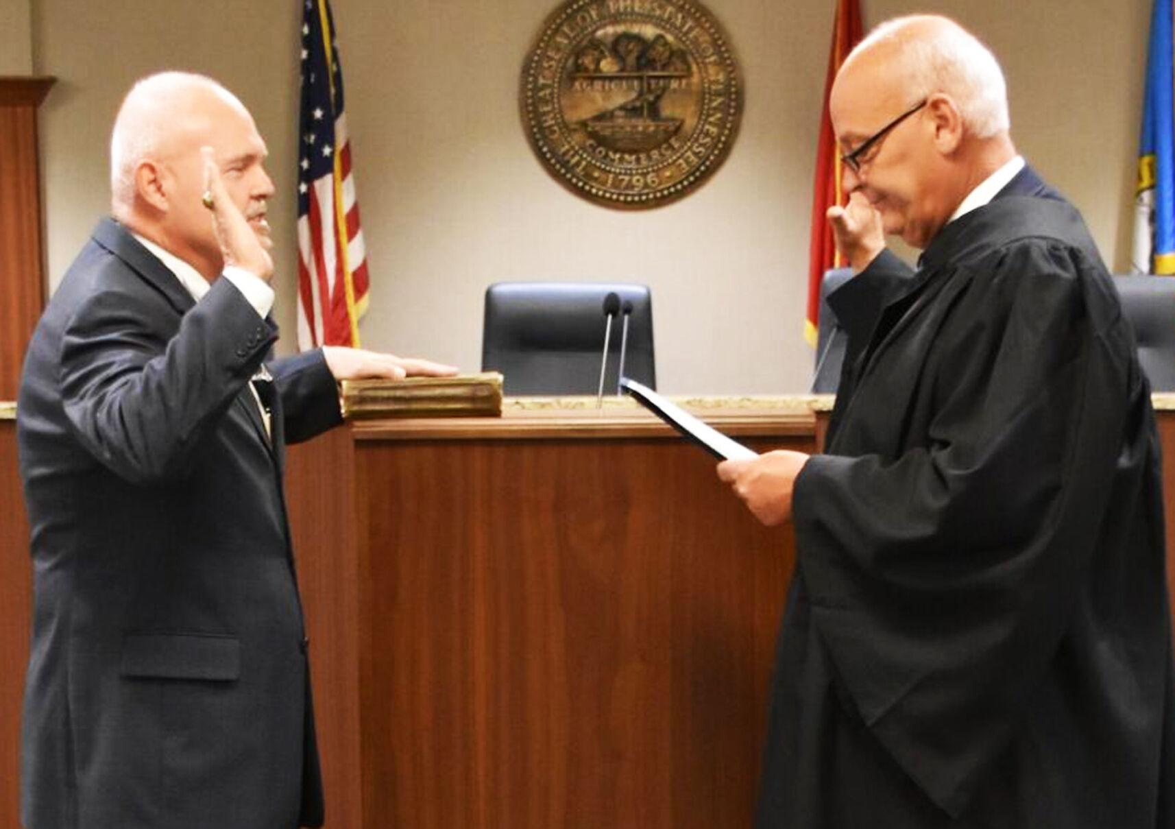 Lenoir City judge sworn into office News