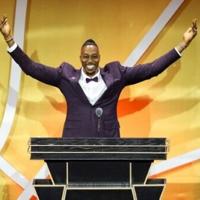 Dwight Howard reacts while addressing the crowd at the 2025 Basketball Hall of Fame enshrinement ceremony at Springfield, Massachusetts